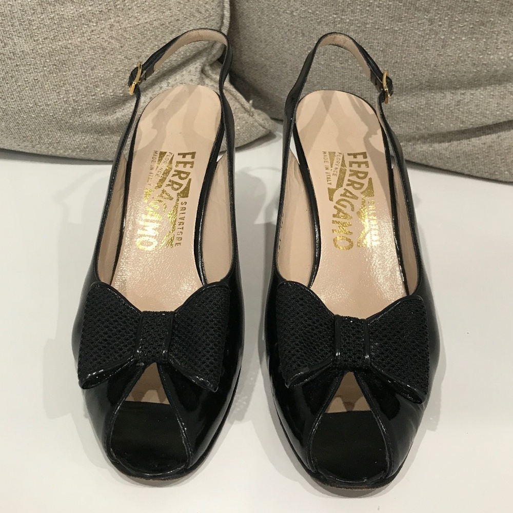 Salvatore Ferragamo Open-Toed Heels with Bow Size 8